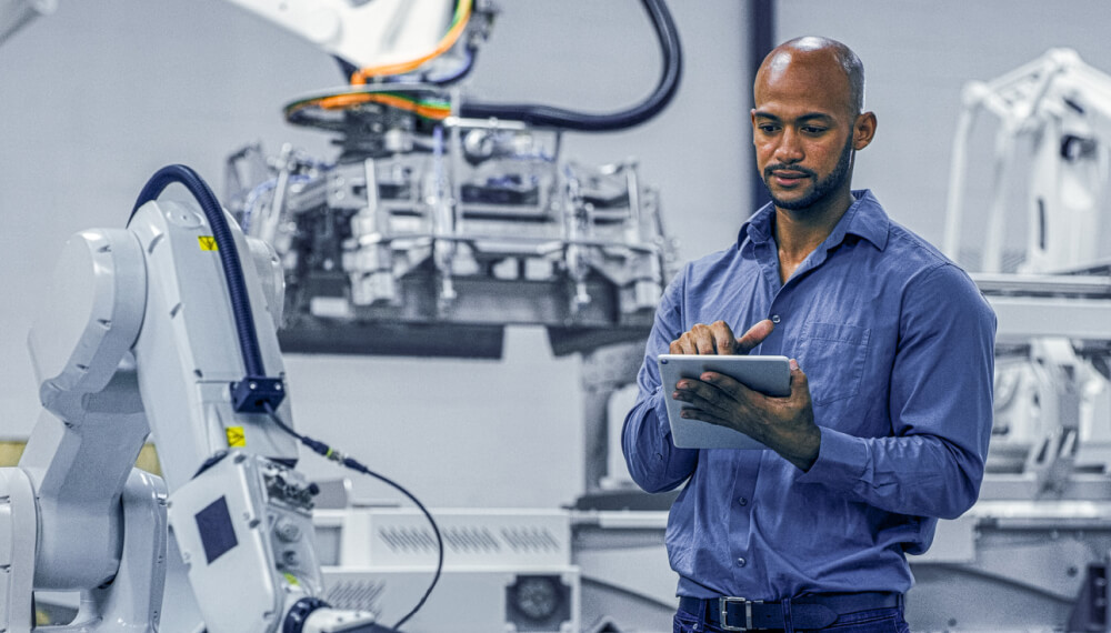 Distributor using AI on a tablet